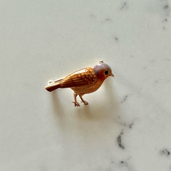 Enamel Robin Brooch - Picture 2 of 4